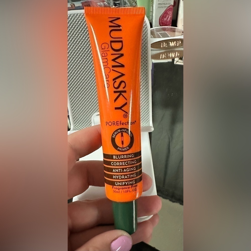 Mudmasky GlamCare PoreFection Serum Infused Primer